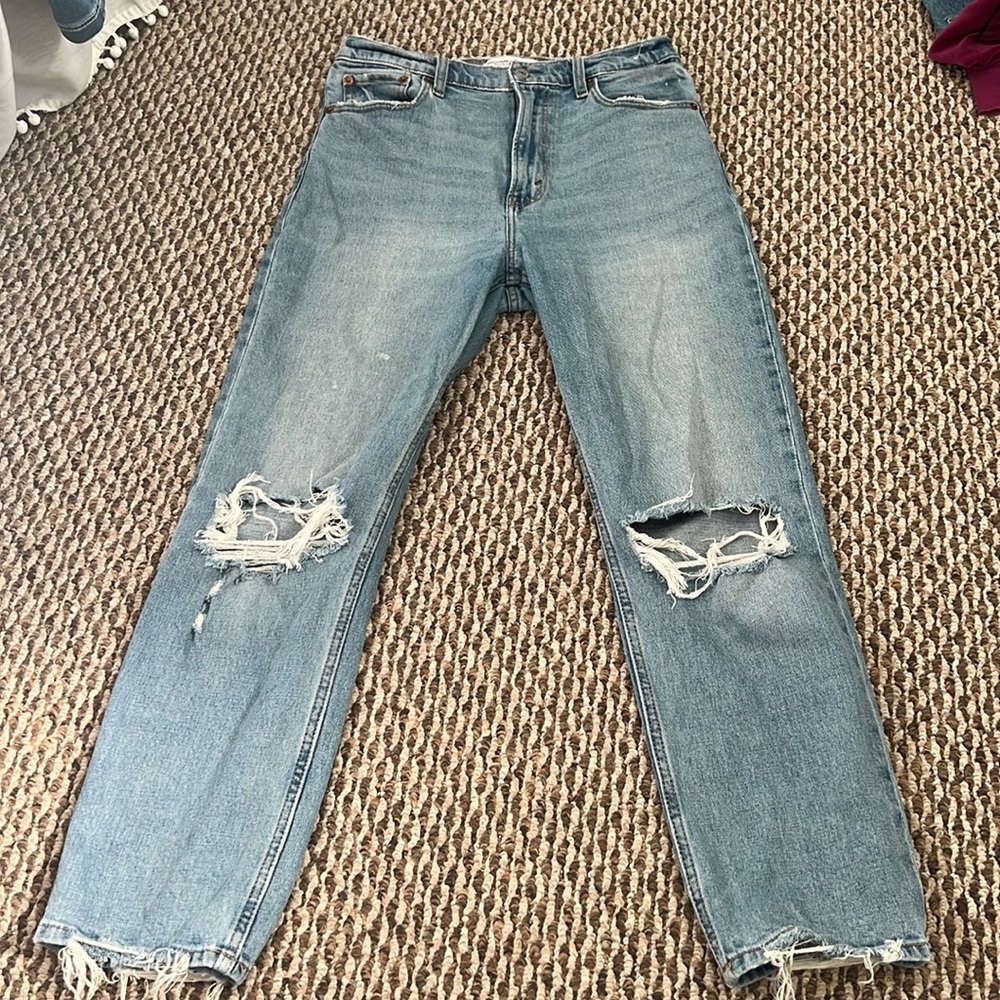 A&F The Ankle Straight Jeans